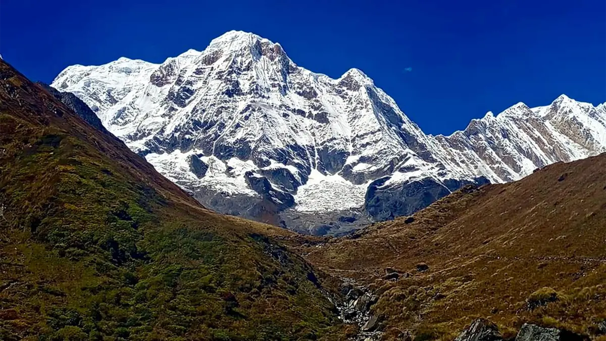 Annapurna south himalaya view trekking route between machhapuchhare base camp to Annapurna Base Camp in Nepal