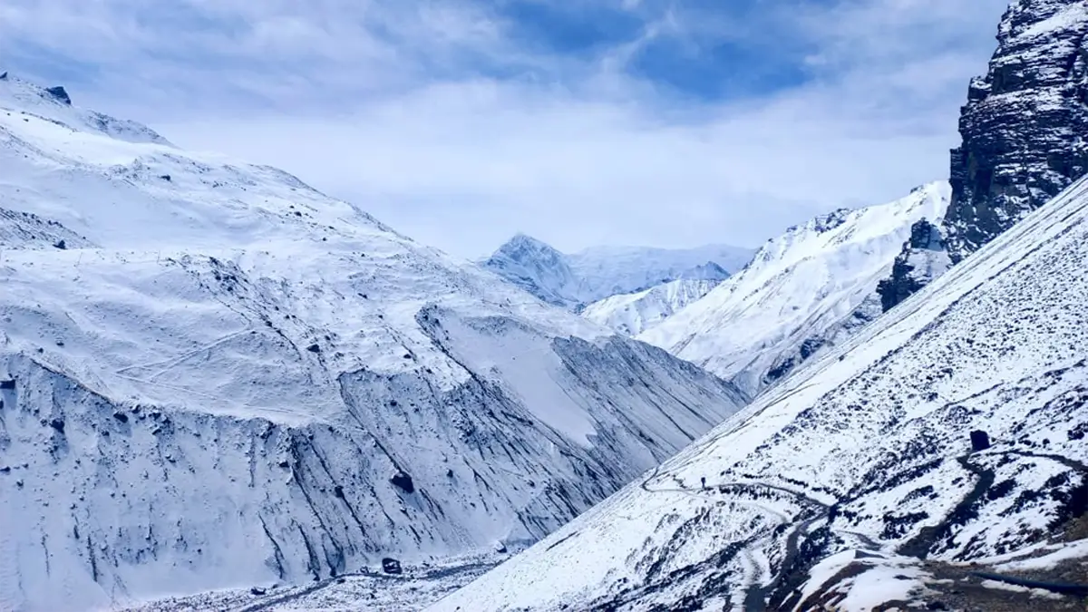 Photos taken between Ledar and Thorong phedi Annapurna mountain view including tongu himal, chanmar lek, giyu la, while Annapurna circuit trekking in November