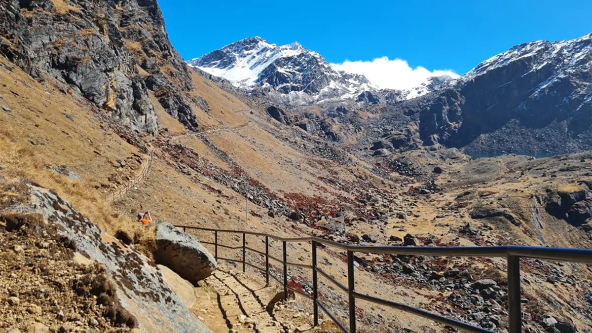 Ganesh Mandir, final push to sacred Gosaiknda lake
