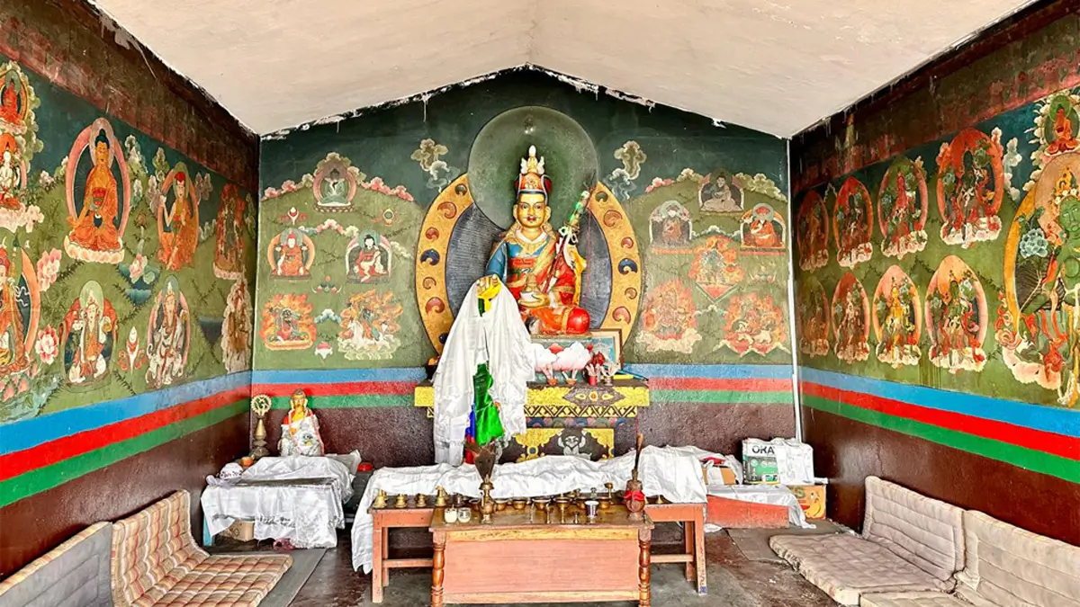 guru padma sambhav in jamacho hill