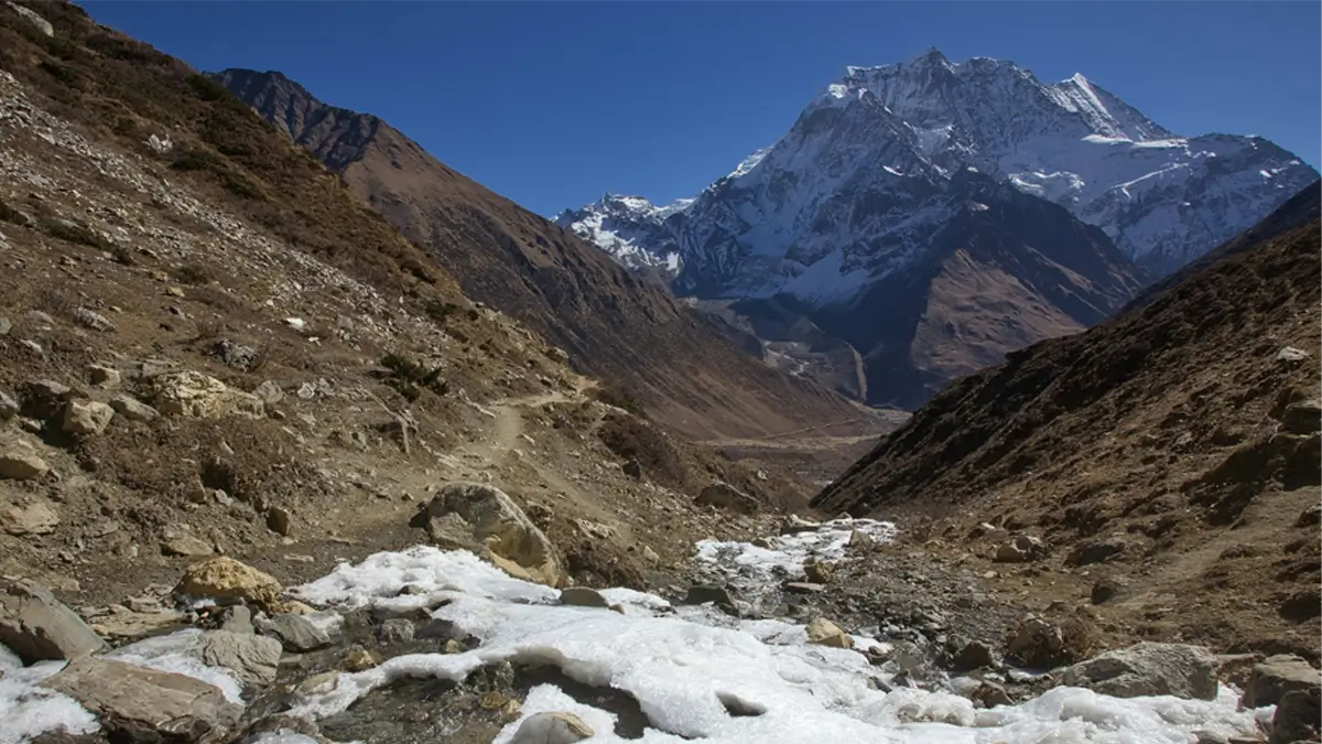 manaslu trekking sama gau