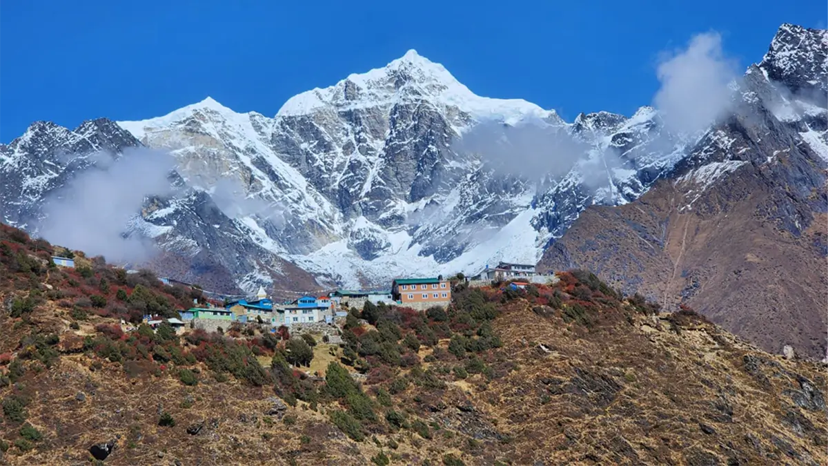 mongla village and tabuche mountain view while everest trekking in Nepal