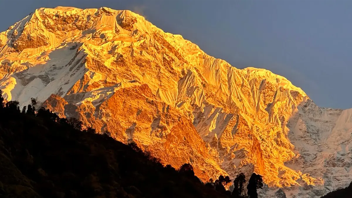 sunrise mountain view from jhinu danda annapurna himalaya nepal