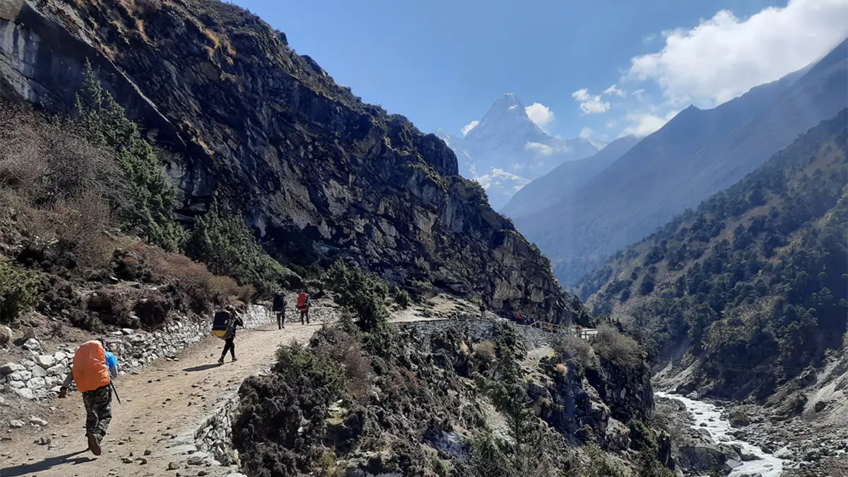 our sherpa guides and porters in the everest trekking